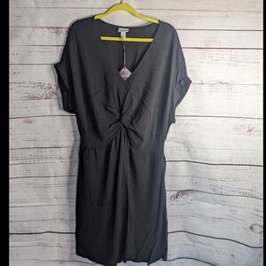 NWTS! Super soft Ava &Viv knee length dress . Black 1x